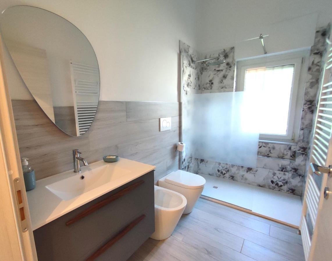 Vista Lago Lecco - Neiade Guest House Pescate Exterior photo